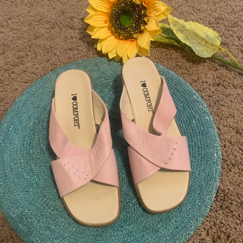 NWOB💜 I Love Comfort Sandals 7.5M 👡